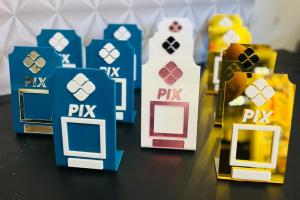 PLACA DE PIX ACRILICO 2MM 10X23 SORTIDAS  LASER 